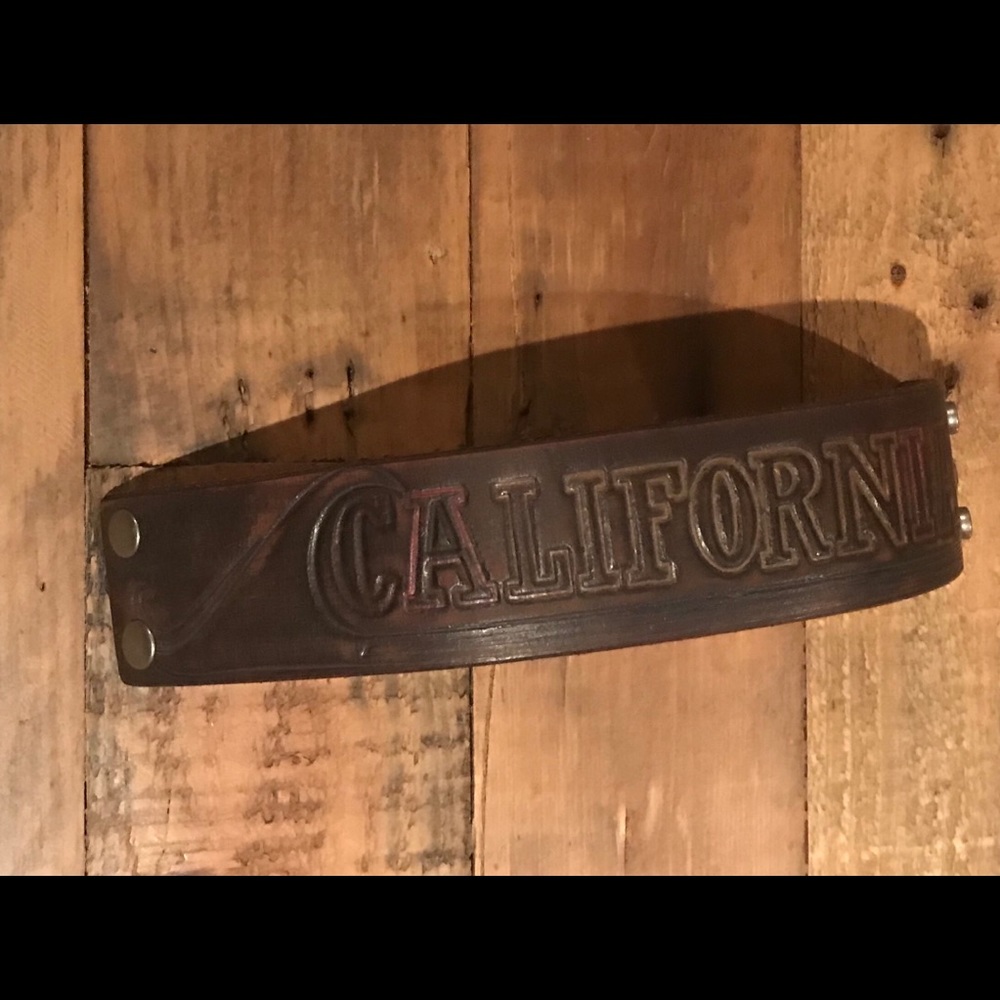 FOSSIL Leather Cuff with Sturdy Snaps